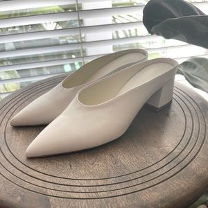 VINCE Ralston Point toe Leather Mules in White